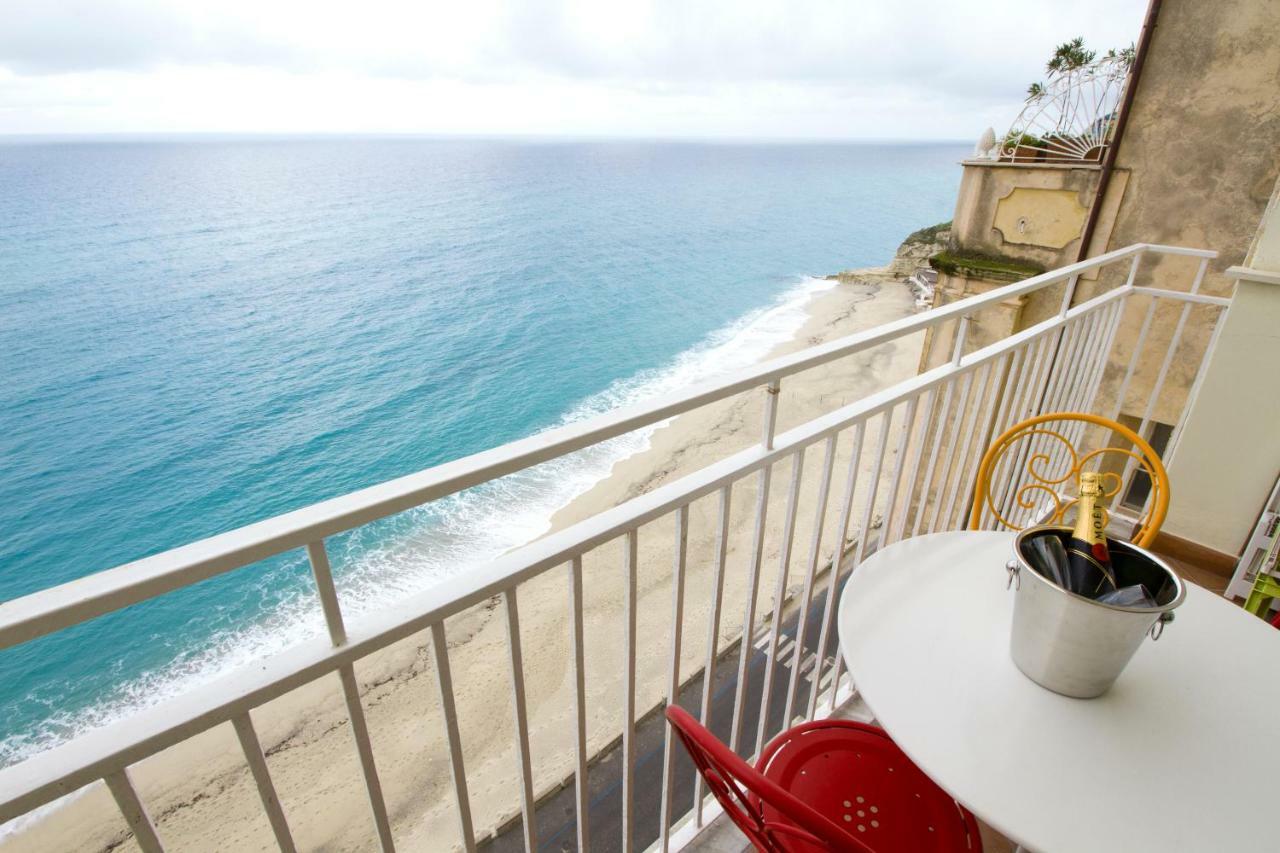 Isola Bella Sea-View Apartment Tropea Exterior photo